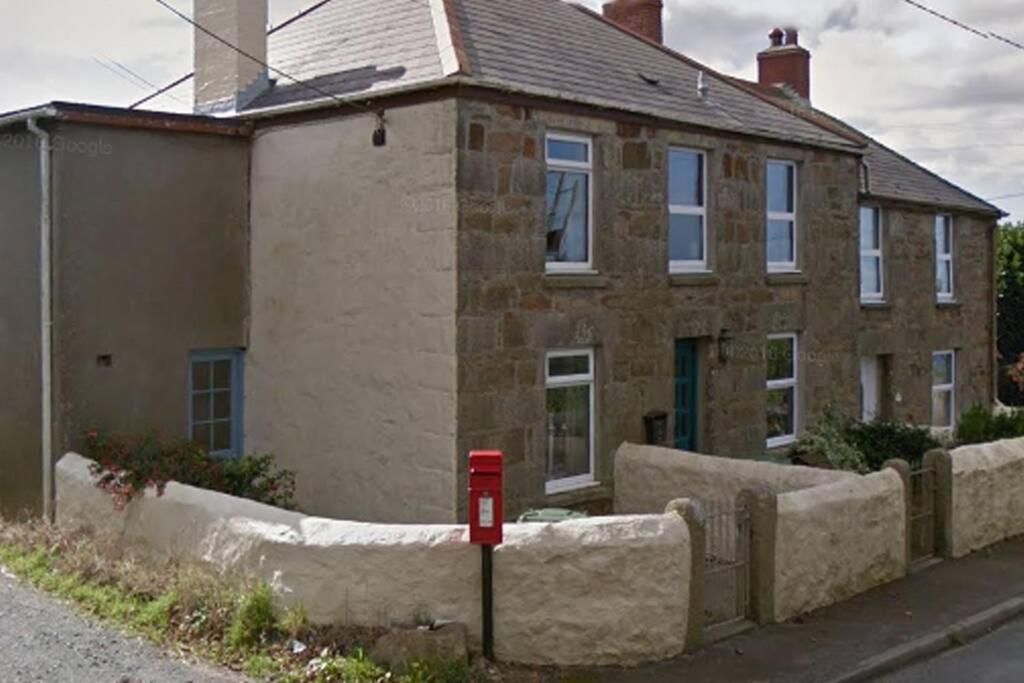 Cosy 2-Bedroom Family Cottage Centrally Located. Leedstown Eksteriør billede